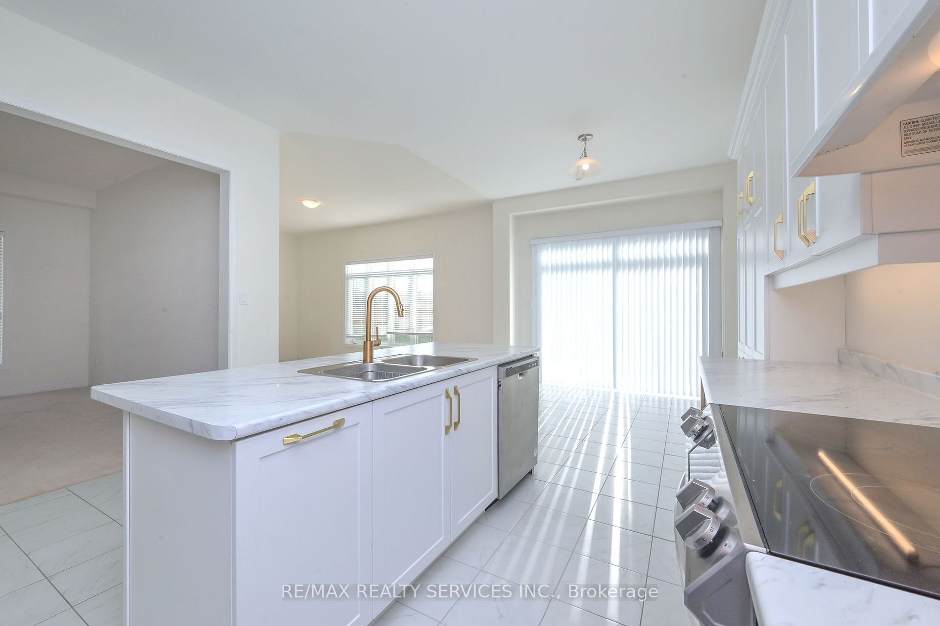 777 Gilmour Crescent