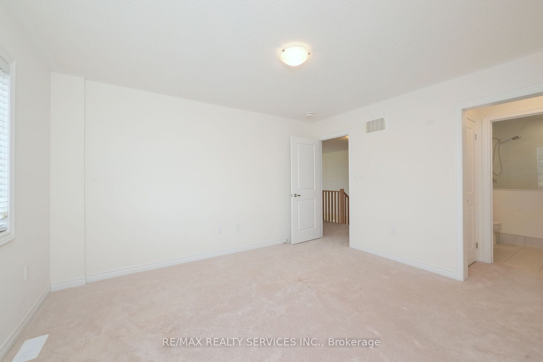 777 Gilmour Crescent