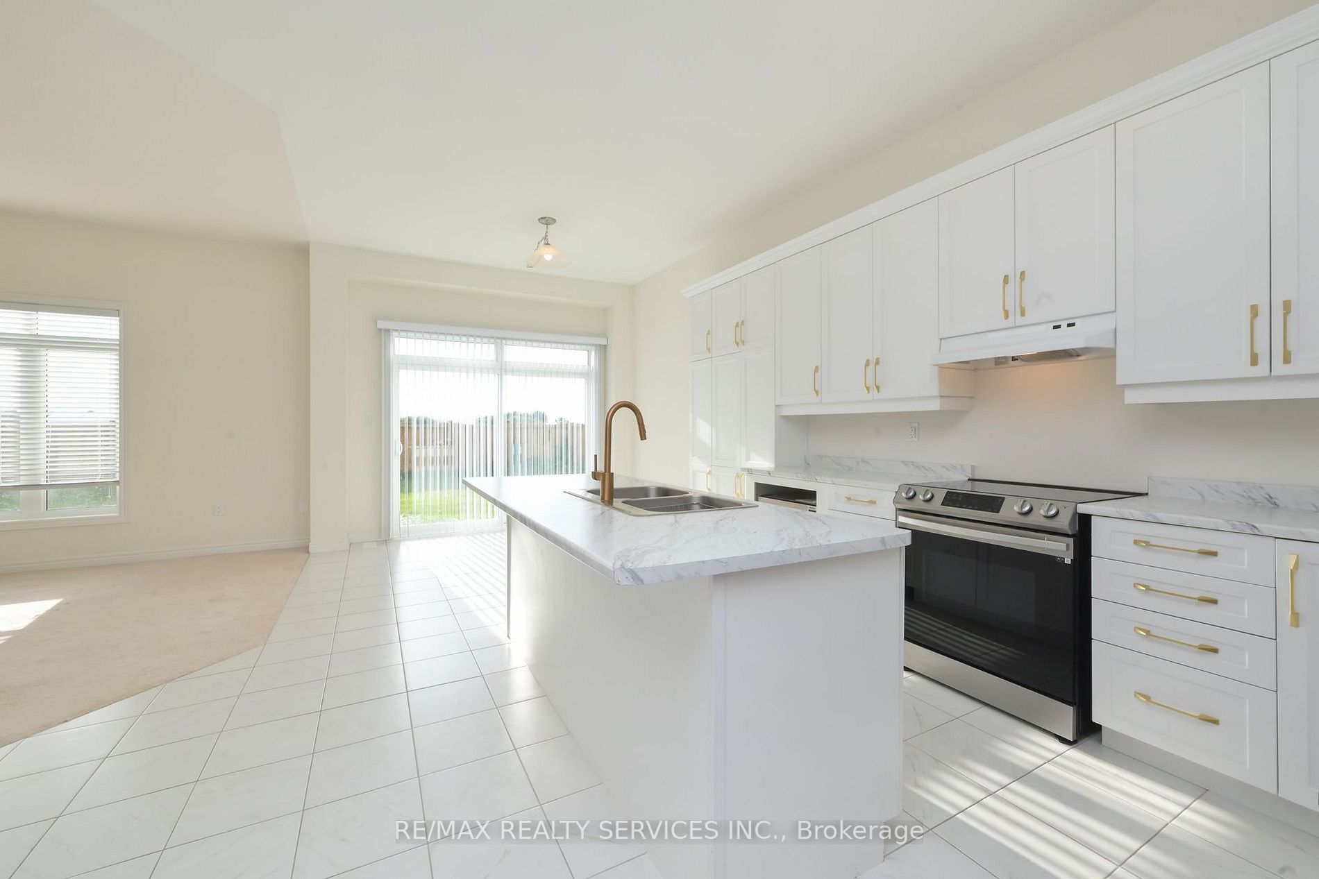 777 Gilmour Crescent