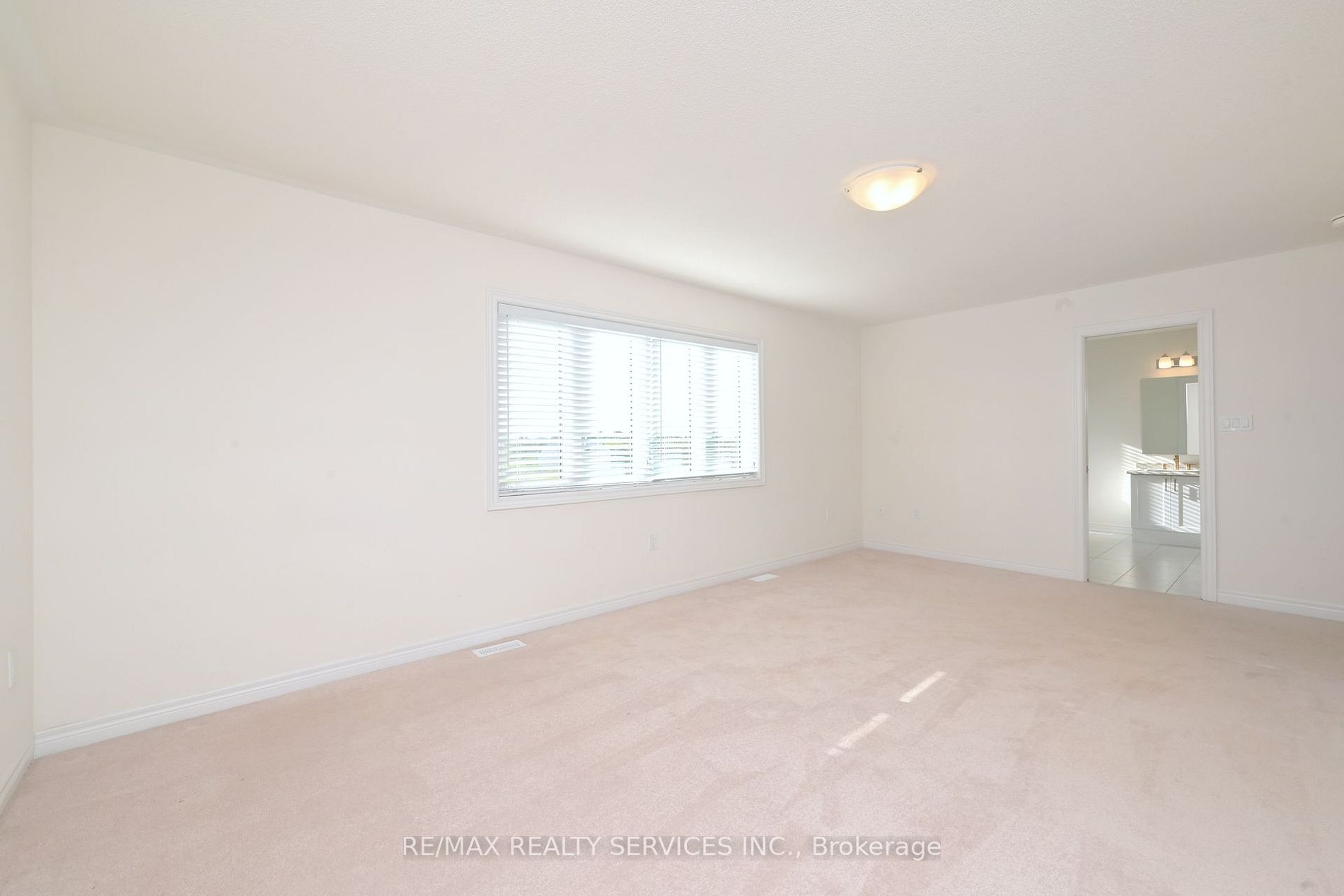 777 Gilmour Crescent