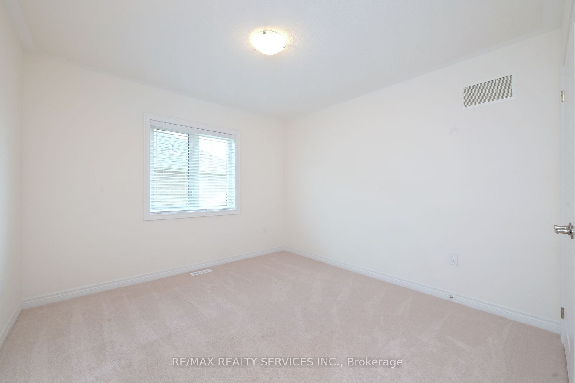 777 Gilmour Crescent