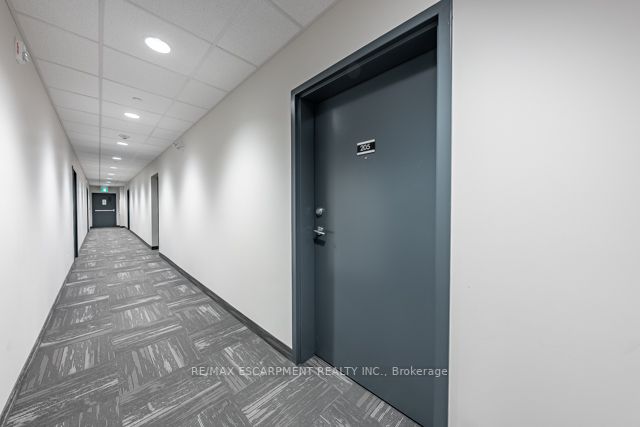 64 Main St N, #205