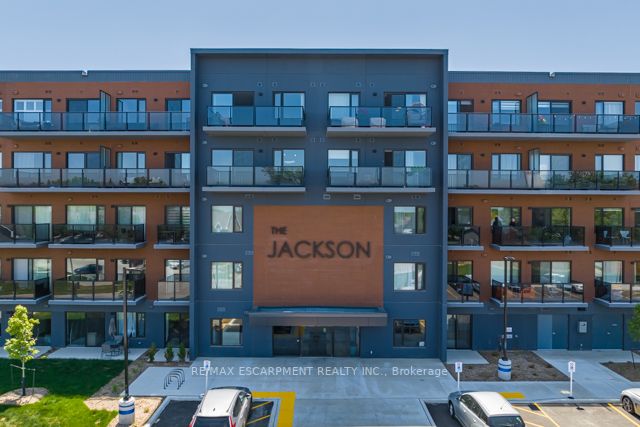 64 Main St N, #205