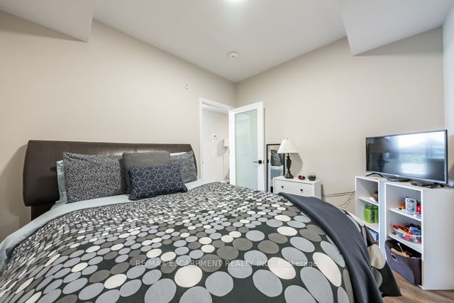 64 Main St N, #205