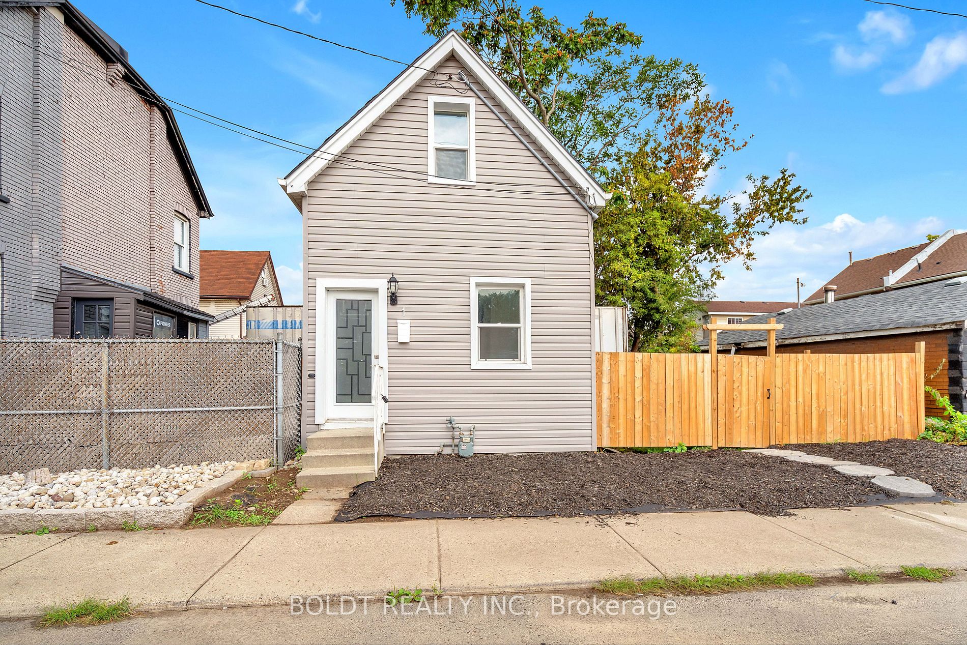 1 Norton St