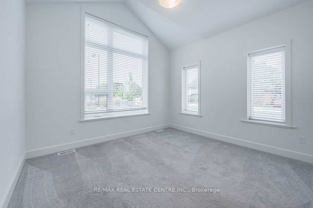 110 Fergus Avenue, #1