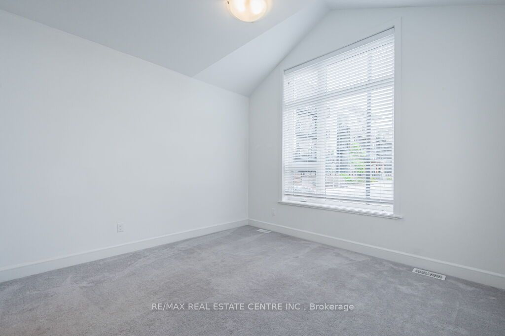 110 Fergus Avenue, #1