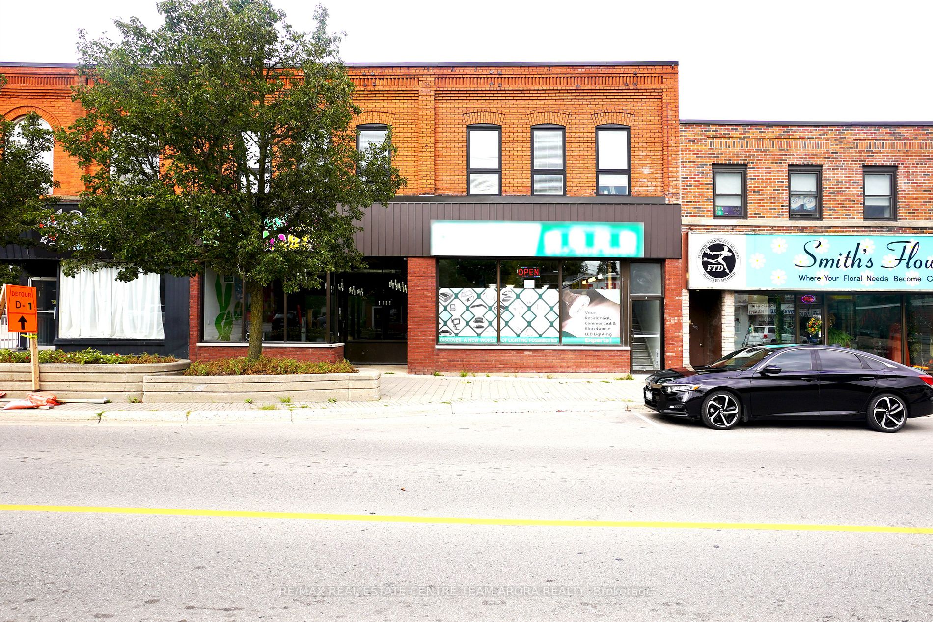 581 Dundas St, #579