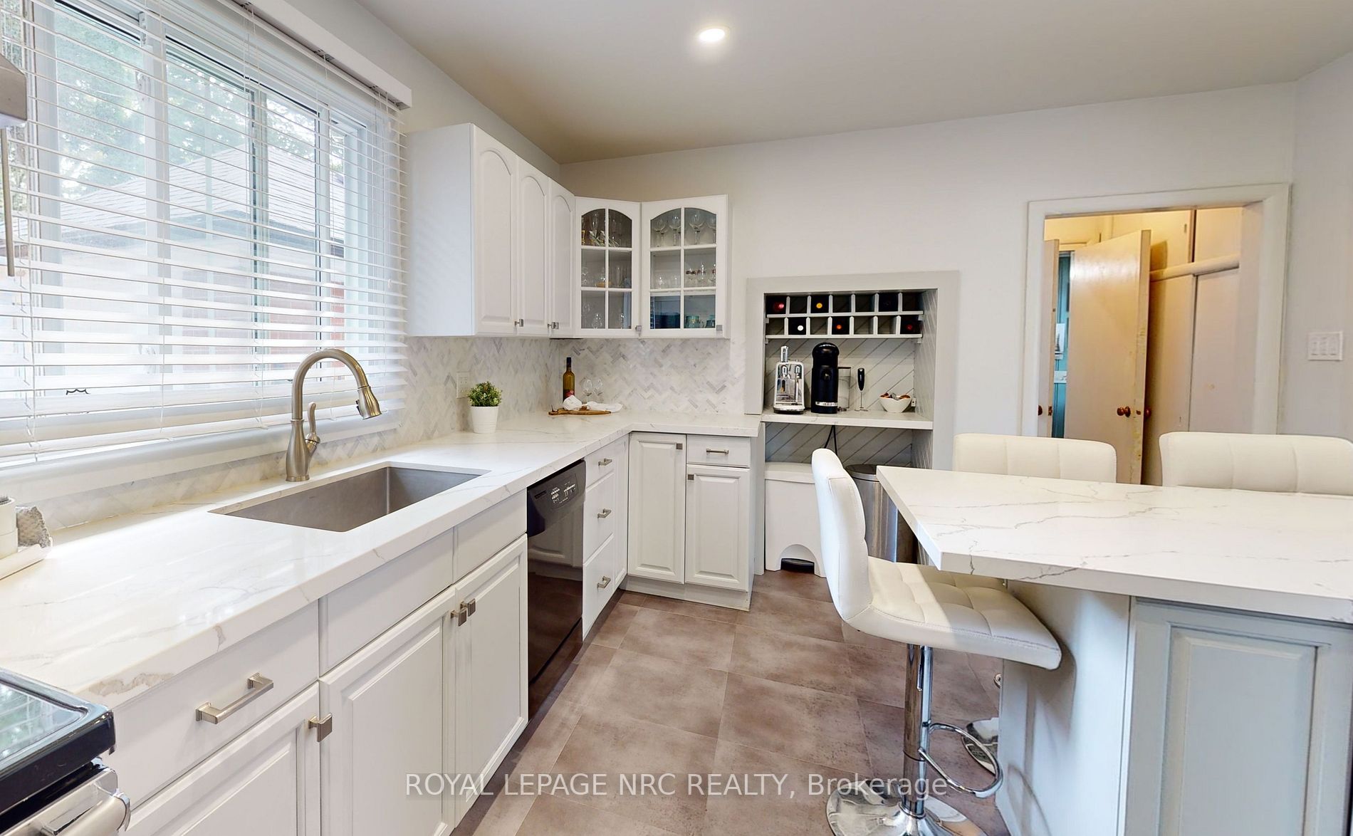 10 Ridgewood Rd