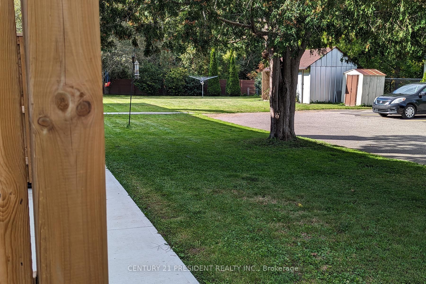 560A Brookhaven Cres