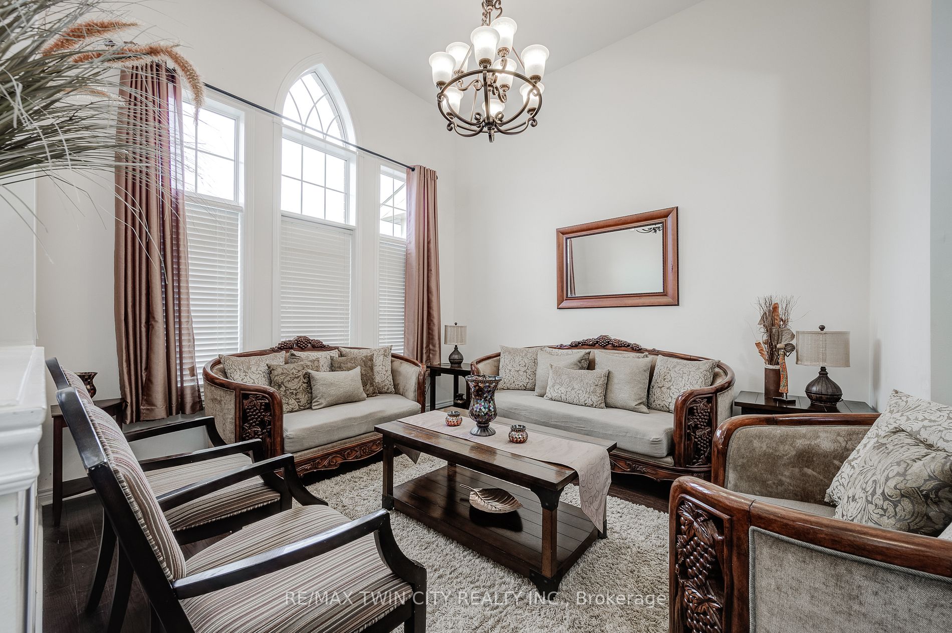 212 Dorchester Crt