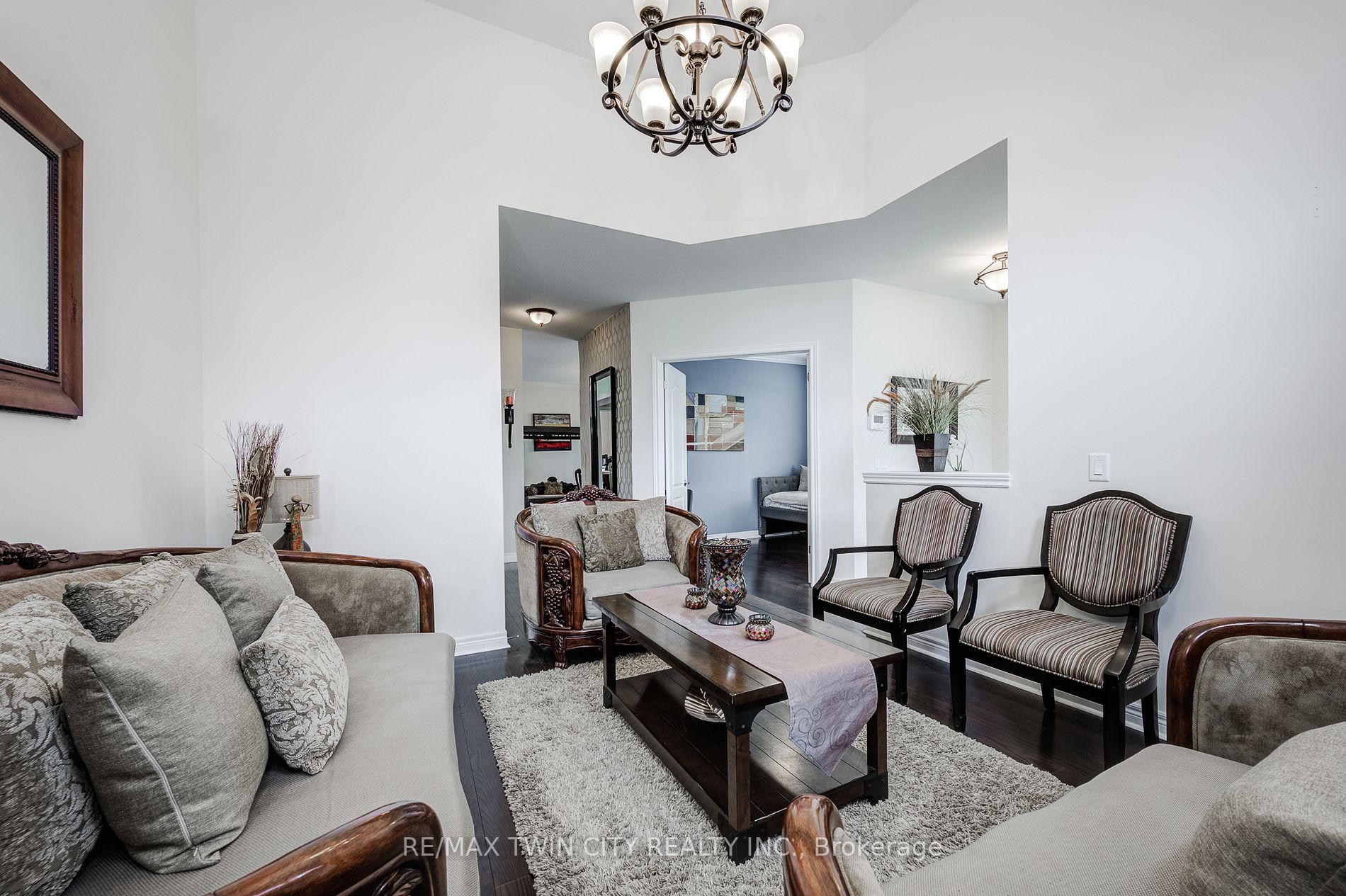 212 Dorchester Crt