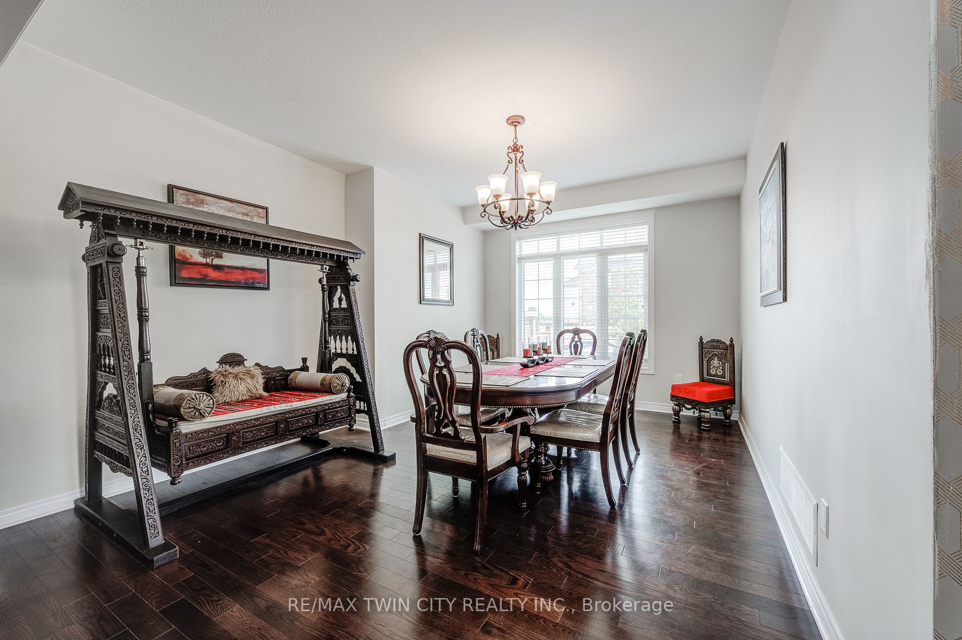 212 Dorchester Crt