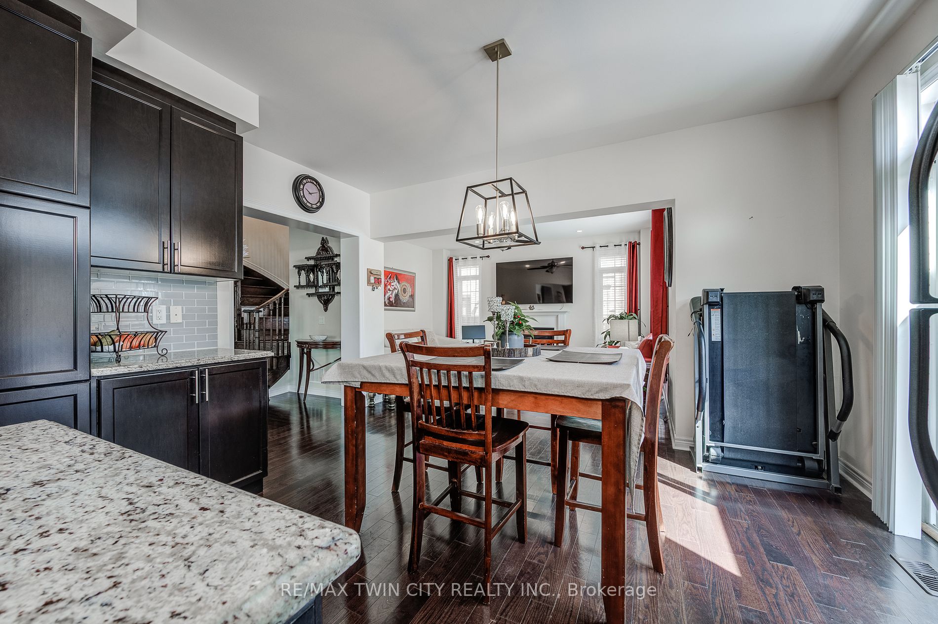 212 Dorchester Crt
