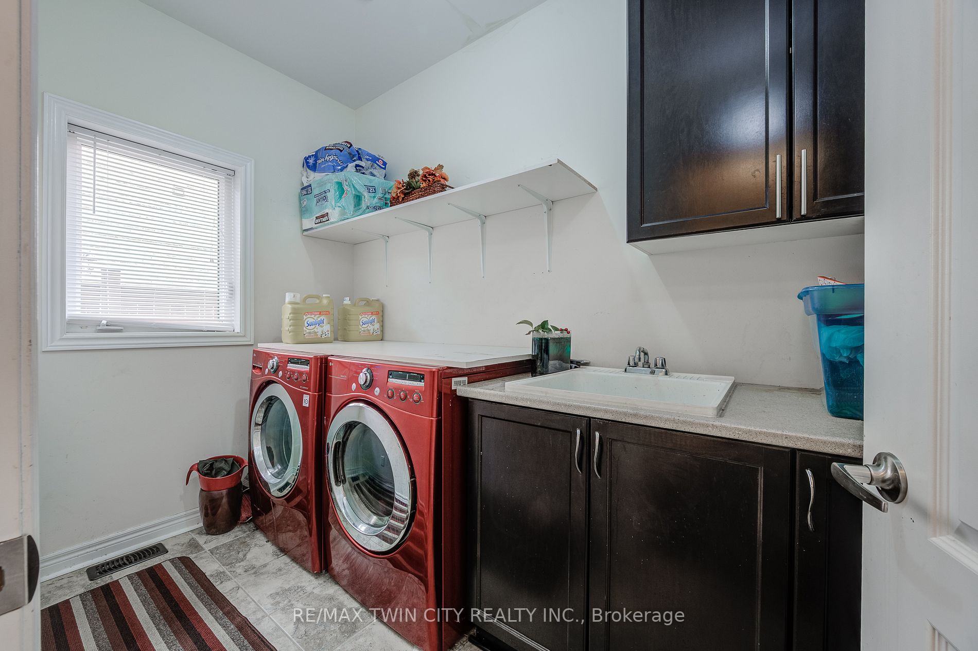 212 Dorchester Crt