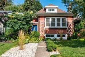 10 Woodruff Ave