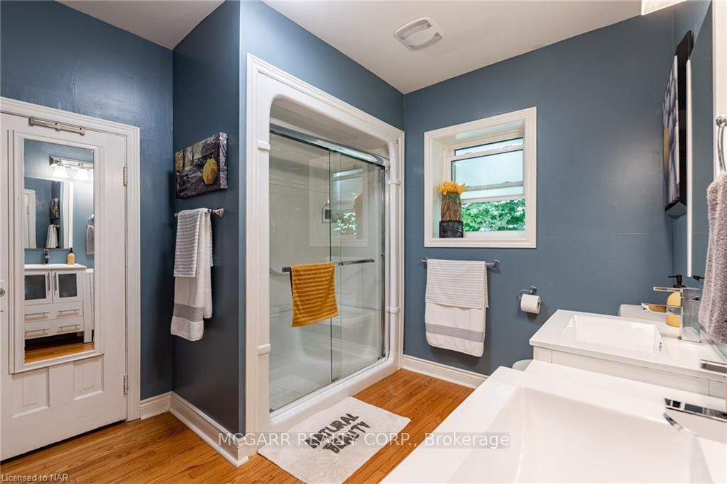 10 Woodruff Ave