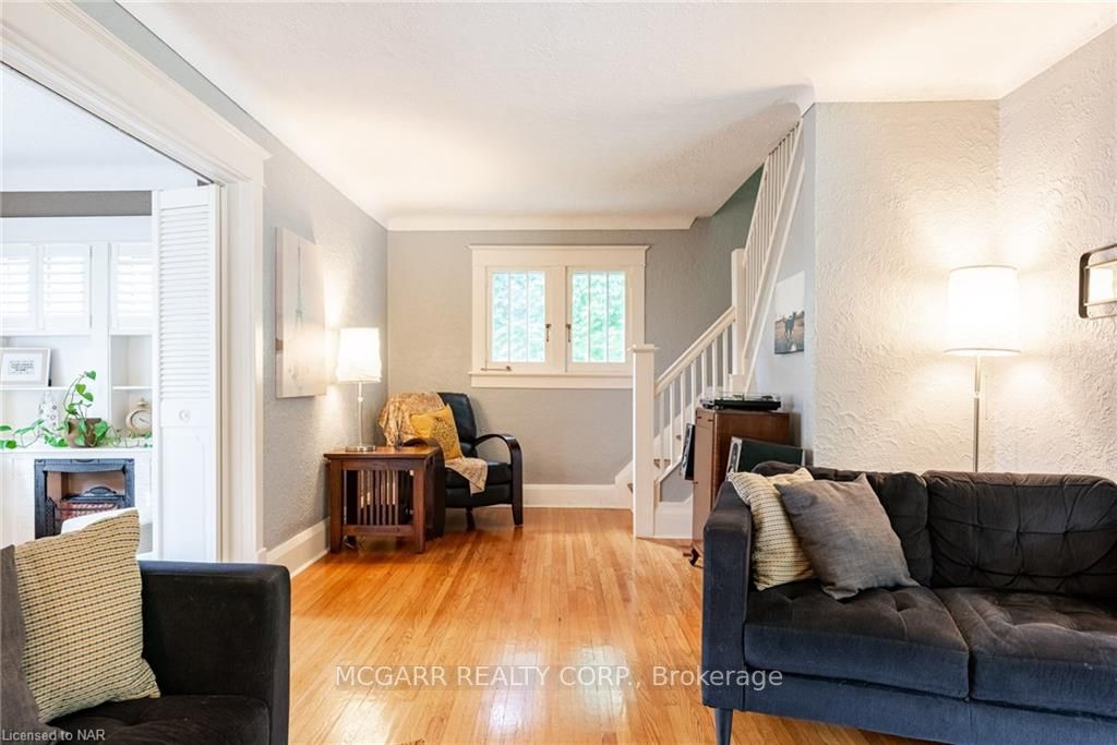 10 Woodruff Ave