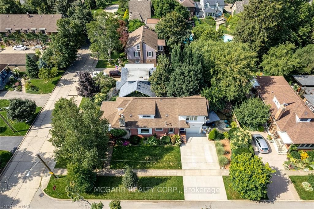 10 Woodruff Ave