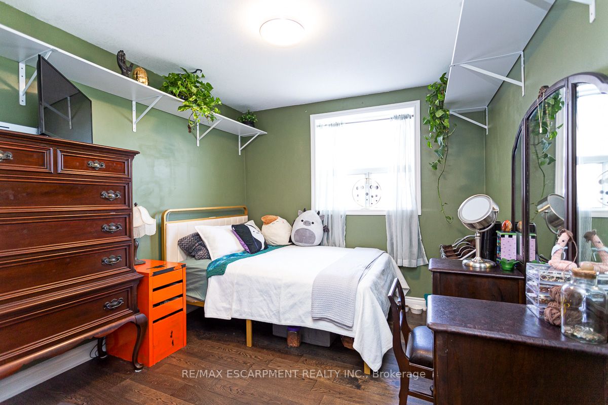 851 Queenston Rd, #501