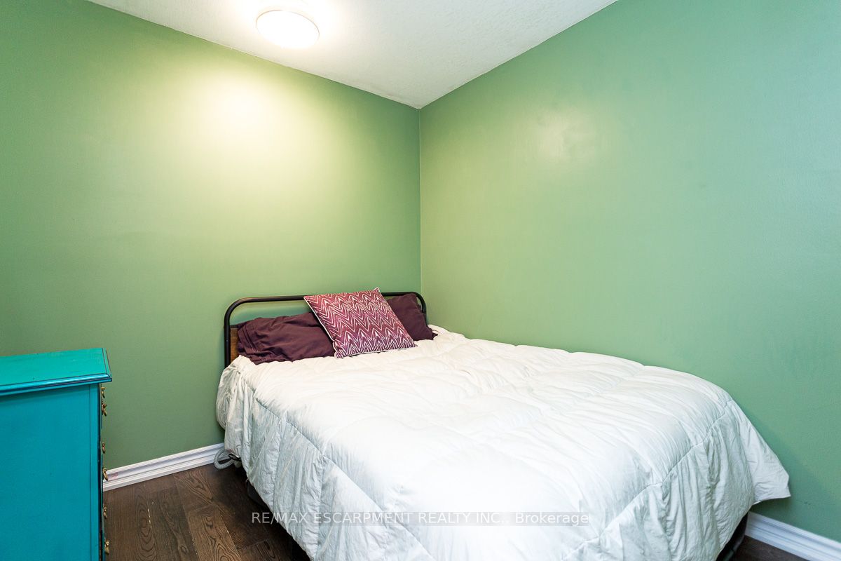 851 Queenston Rd, #501