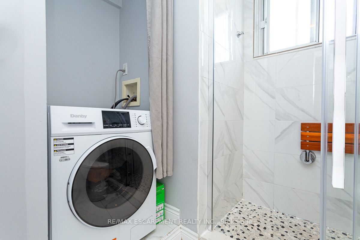 851 Queenston Rd, #501