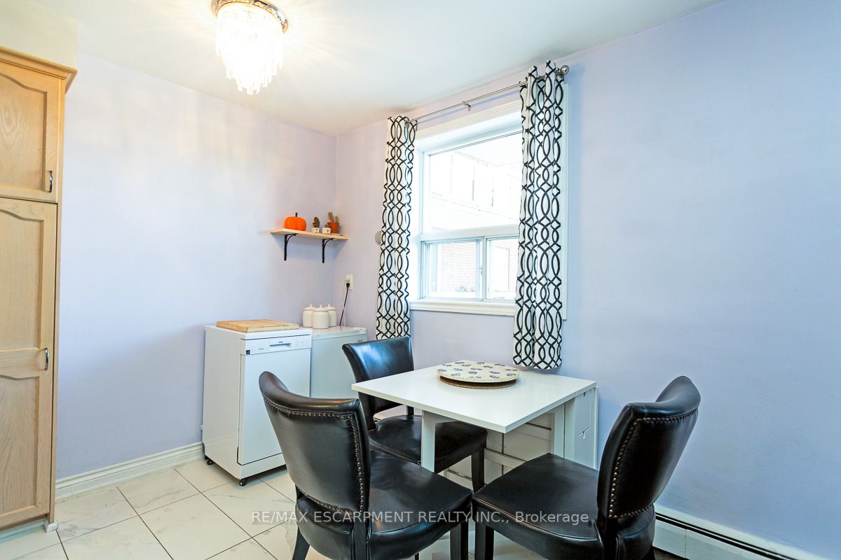 851 Queenston Rd, #501
