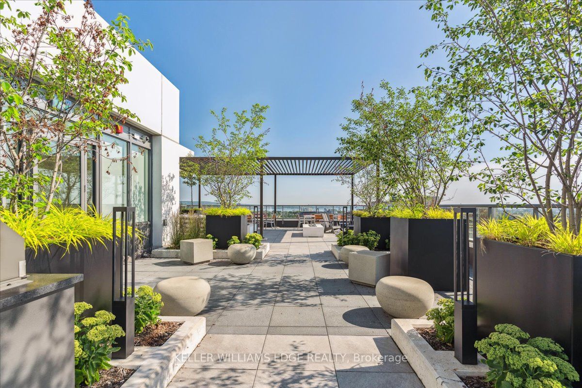 212 King William St, #612