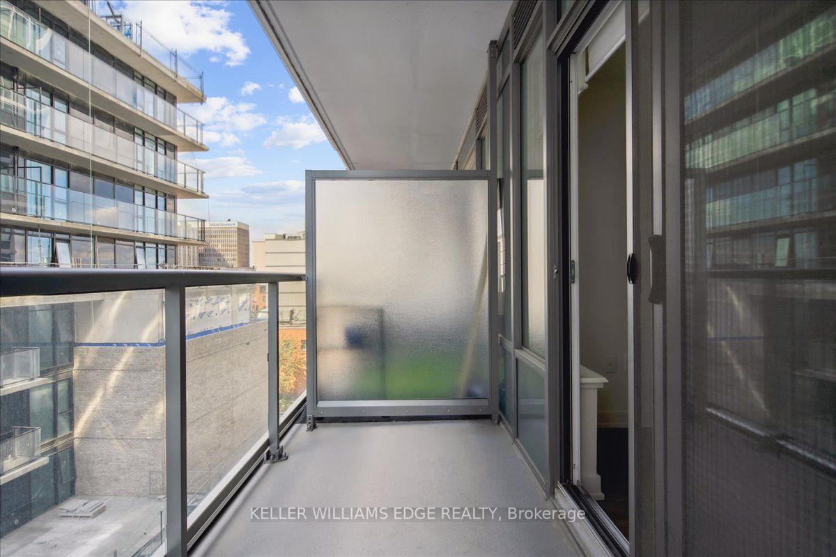 212 King William St, #612