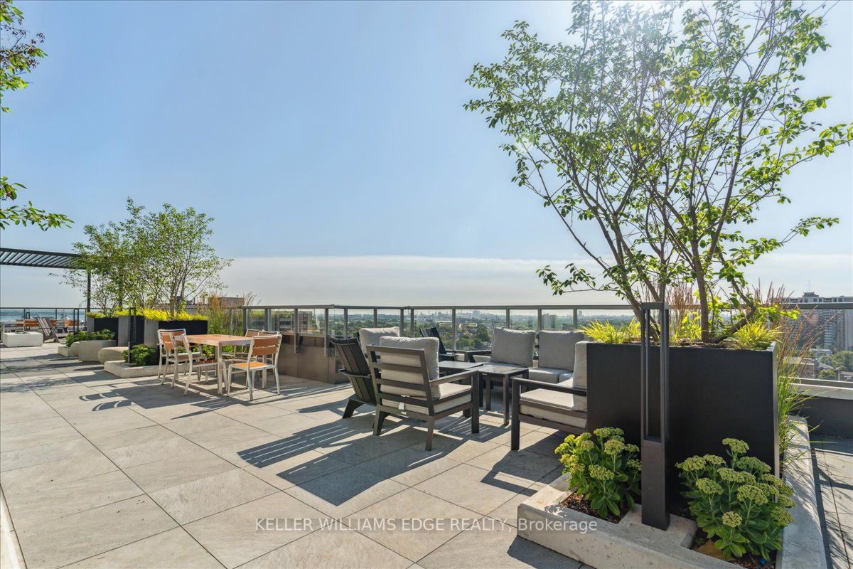 212 King William St, #612