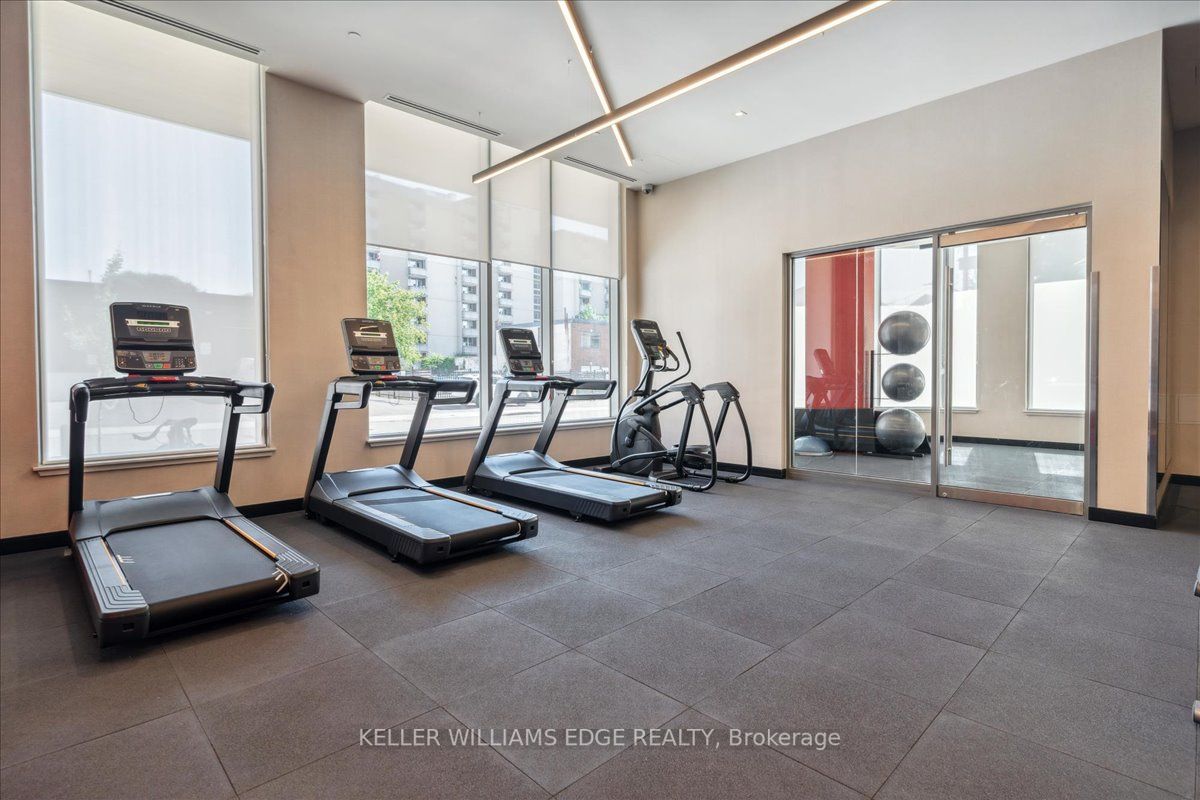 212 King William St, #612