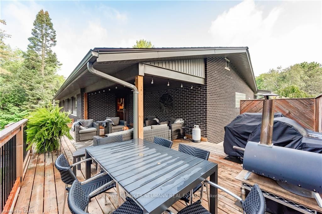 21 Monticello Cres