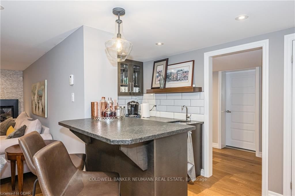 21 Monticello Cres