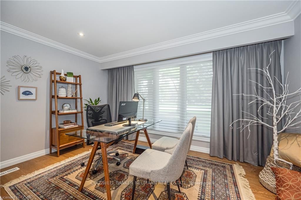 21 Monticello Cres