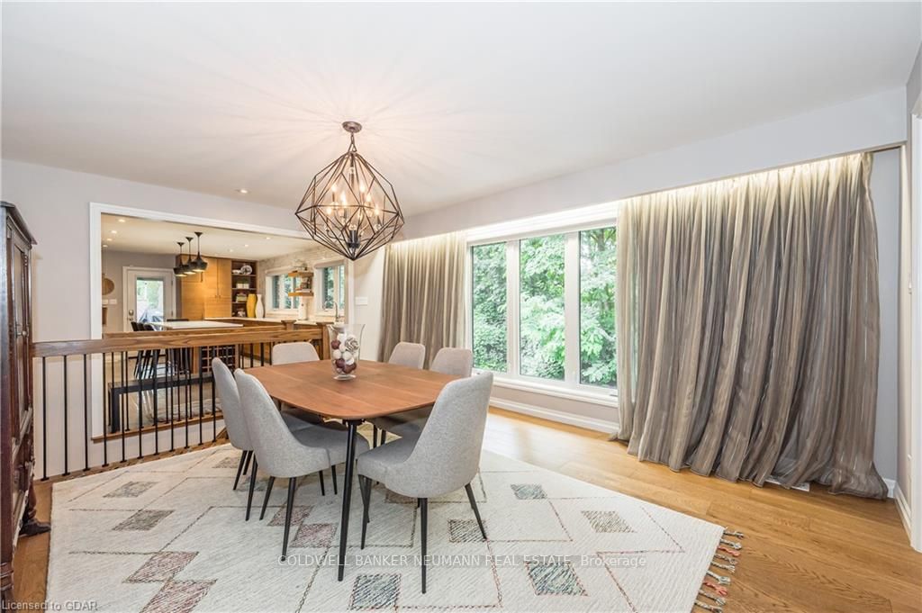 21 Monticello Cres