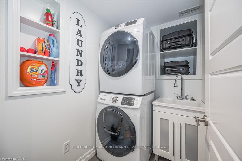 21 Monticello Cres