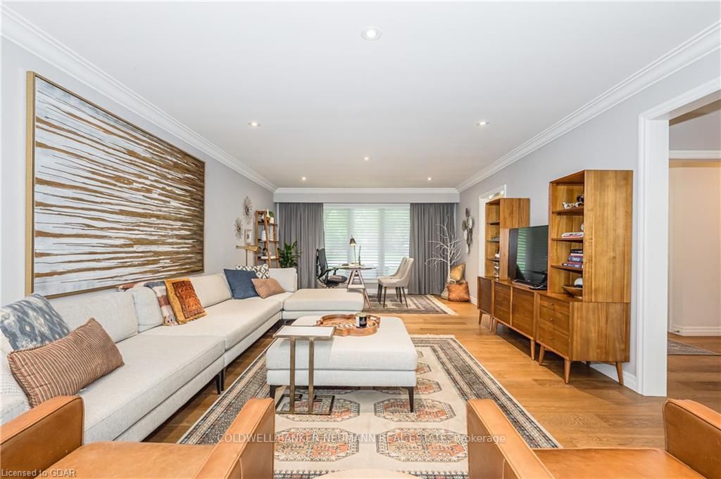 21 Monticello Cres