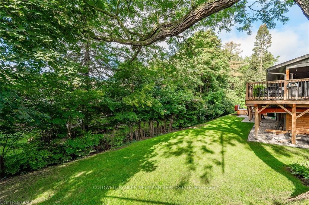 21 Monticello Cres