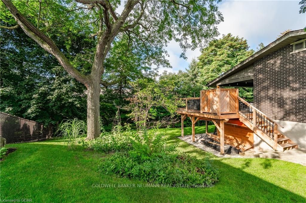 21 Monticello Cres