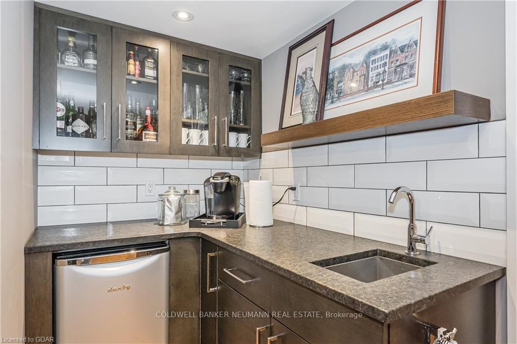 21 Monticello Cres