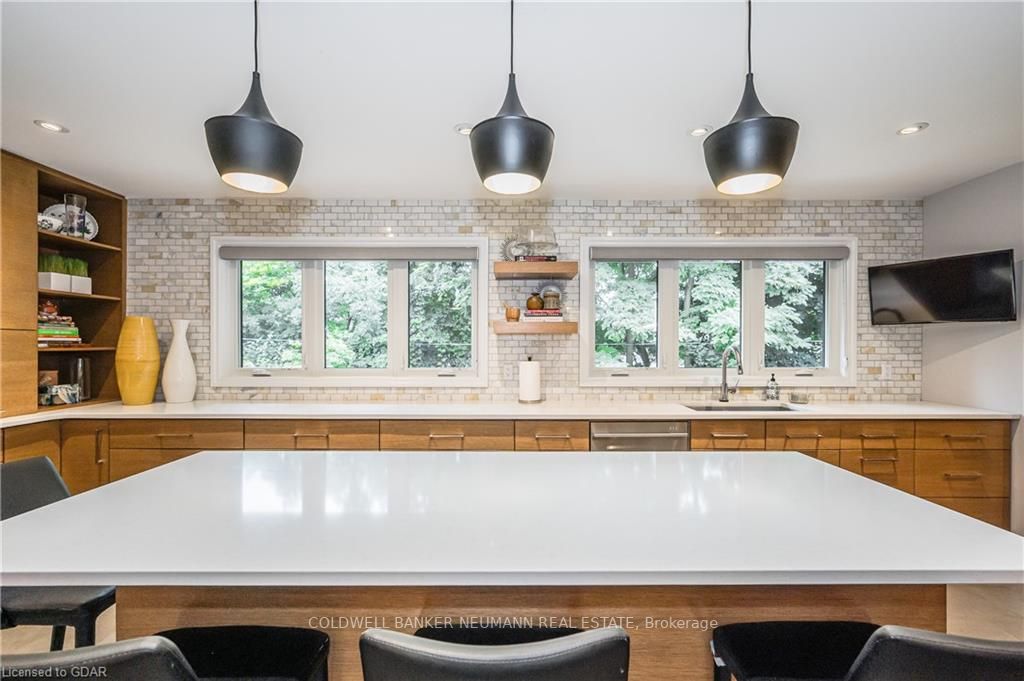 21 Monticello Cres
