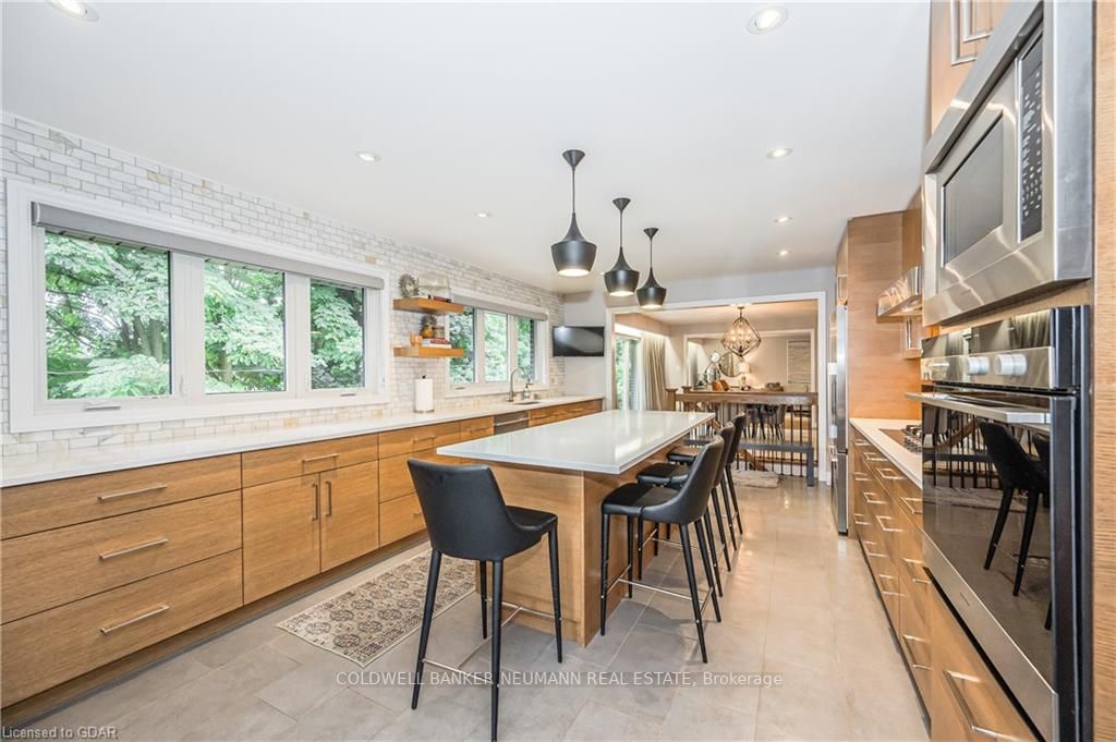 21 Monticello Cres