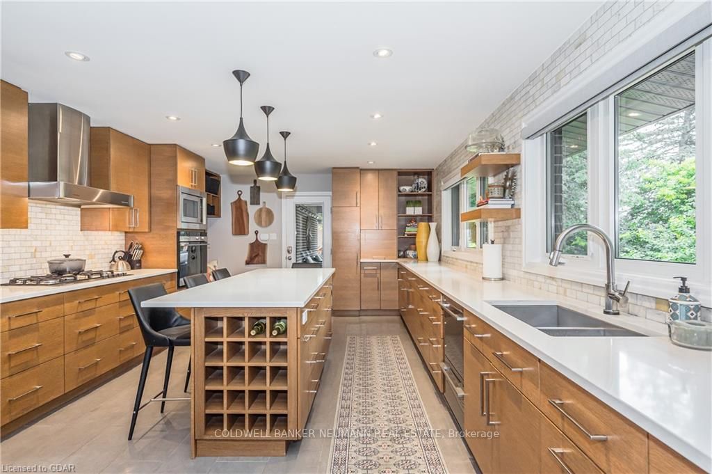 21 Monticello Cres