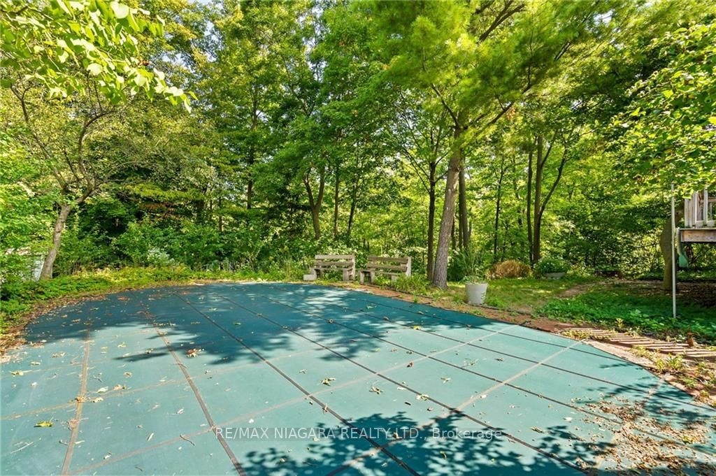17 Allandale Dr