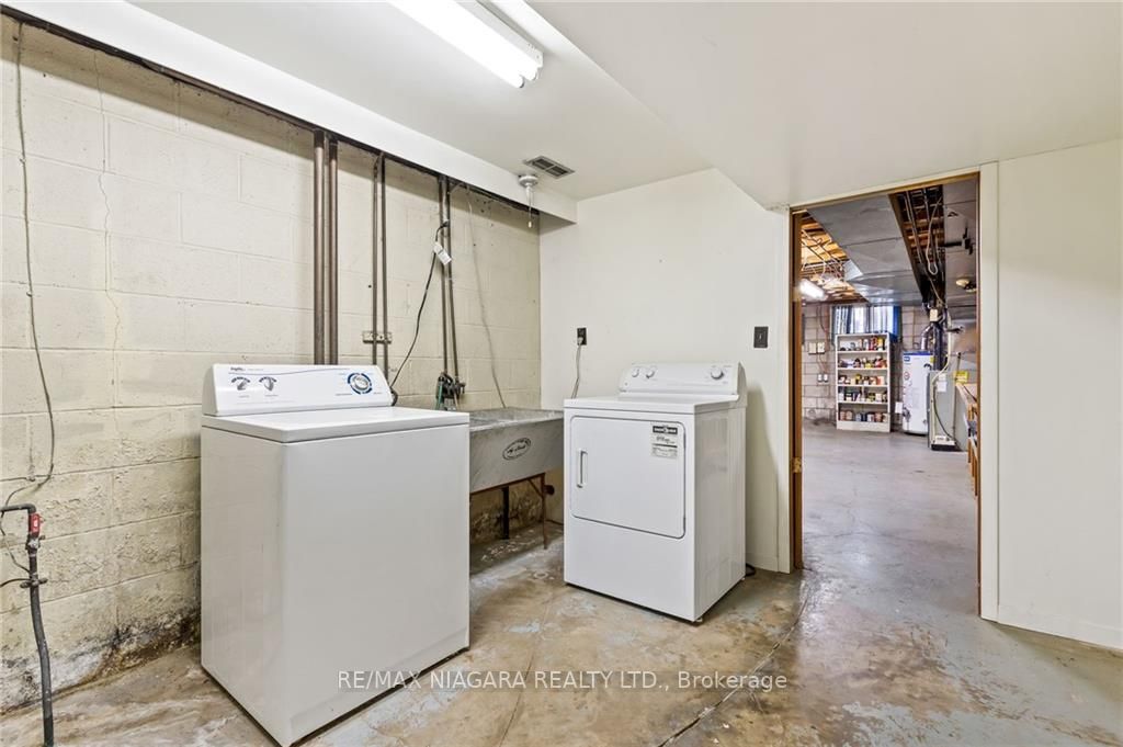 17 Allandale Dr