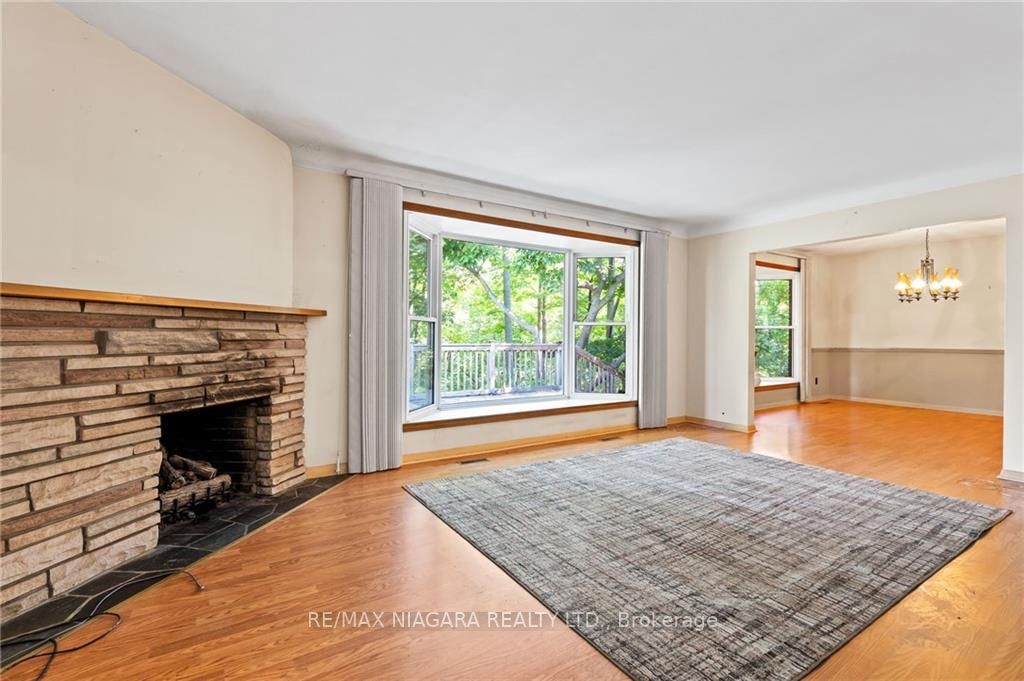 17 Allandale Dr