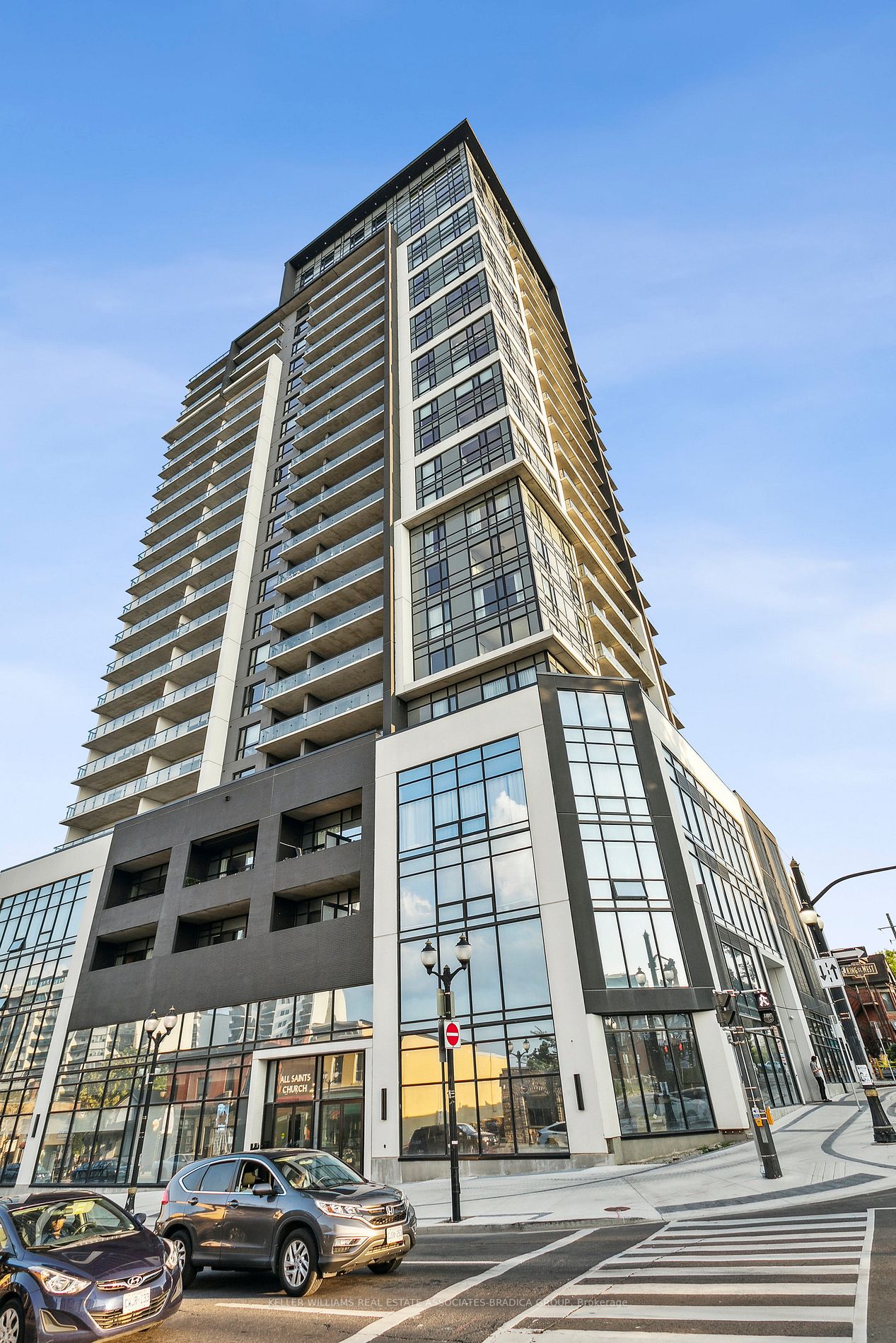 15 Queen St S, #1507