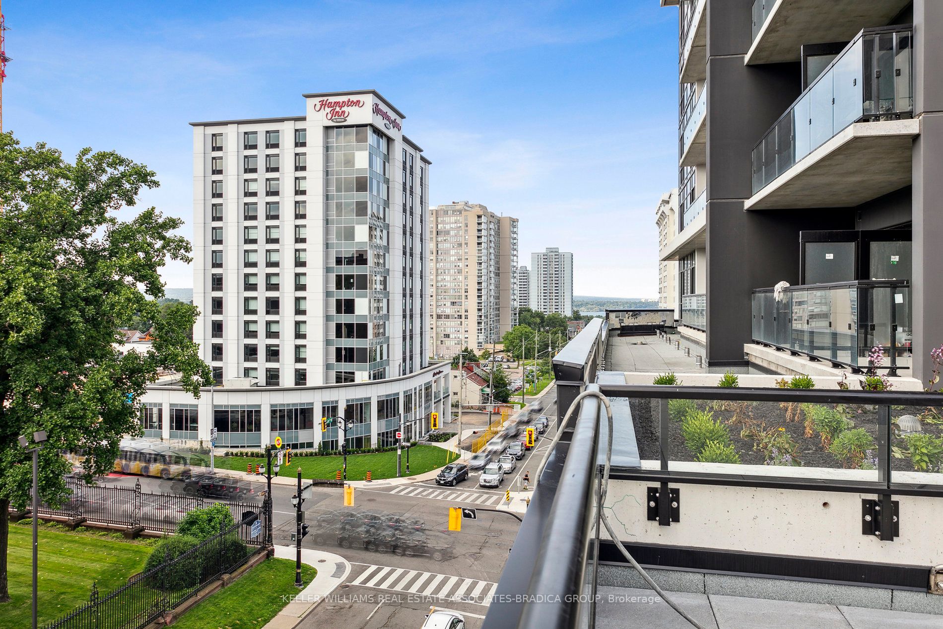 15 Queen Street S, #1507