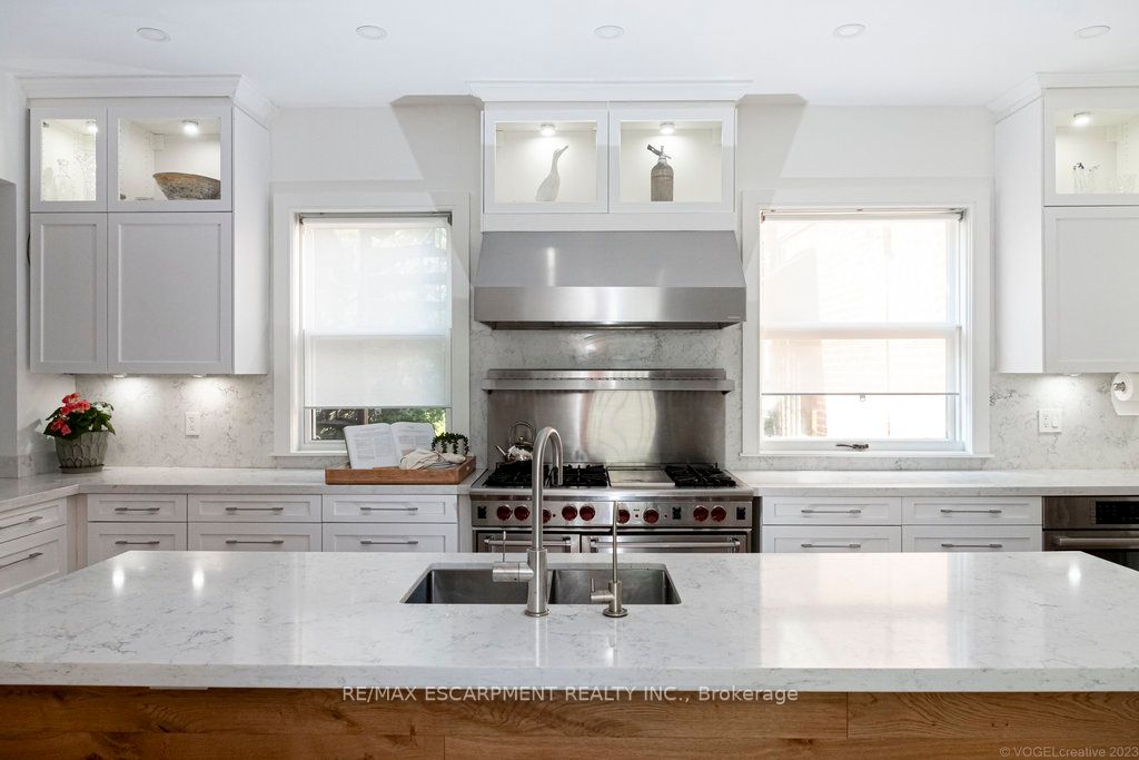 180 Concession St