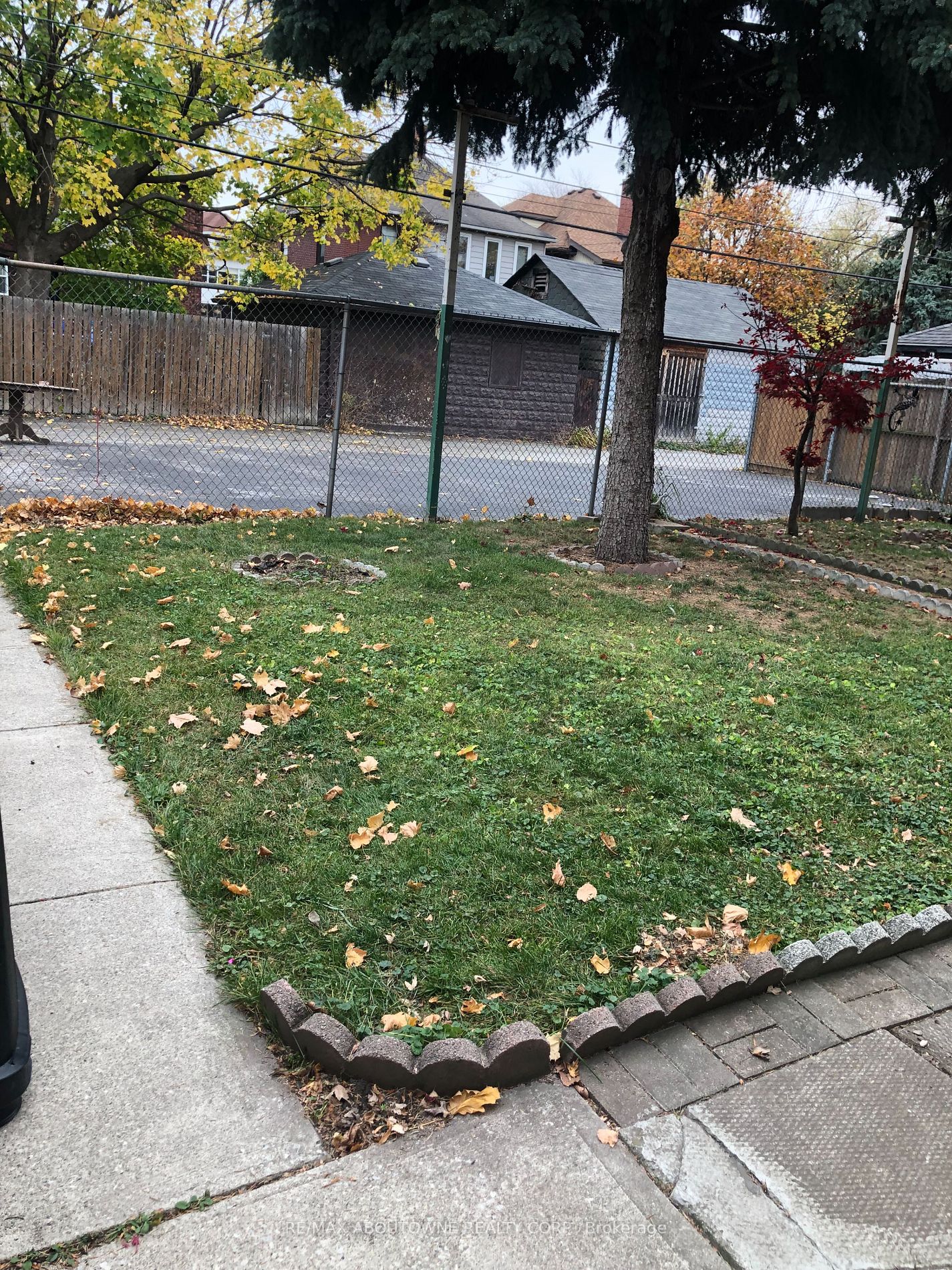 206-208 Hall Ave